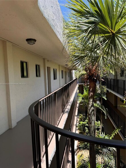 8075 SW 107th Ave Unit 316, Miami, FL 33173