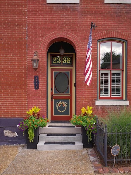 2336 Menard St, Saint Louis, MO 63104