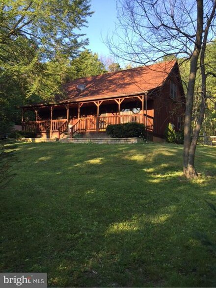 224 White Deer Dr, Breezewood, PA 15533
