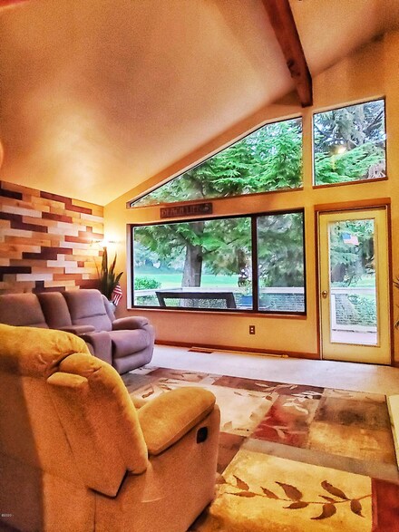 600 Island Dr Unit 18, Gleneden Beach, OR 97388