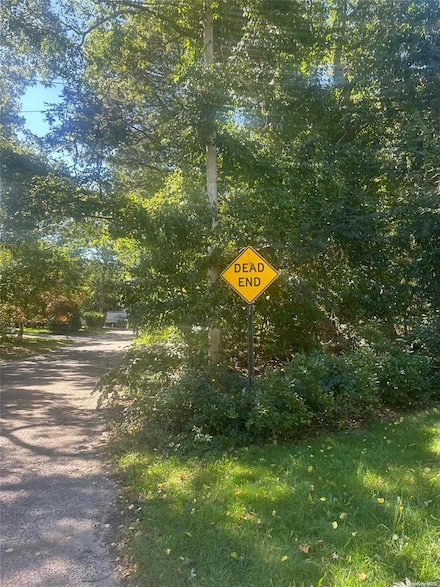 8 Shell Rd, Hampton Bays, NY 11946