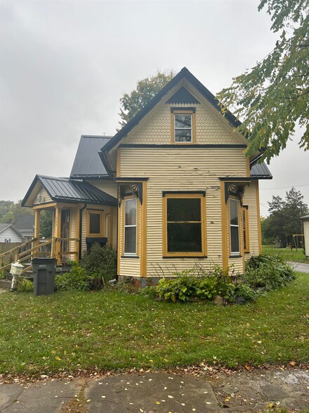 203 N Main St, South Whitley, IN 46787