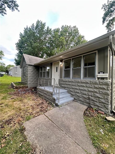 900 S Trail Ridge Dr, Independence, MO 64050