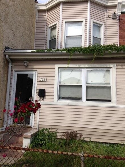 723 N Ohio Ave, Atlantic City, NJ 08401