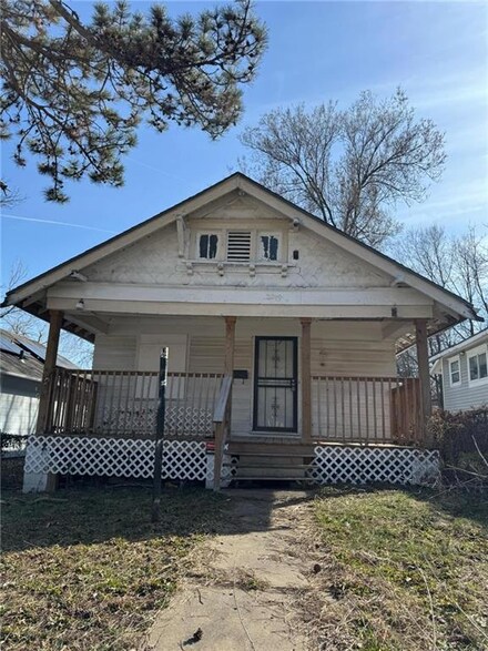 3019 E 51st St, Kansas City, MO 64130