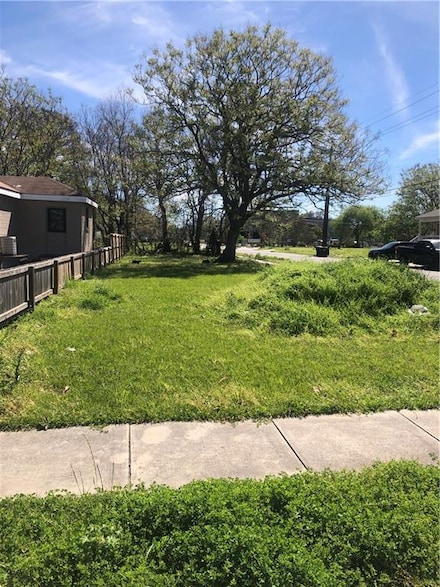 1301 Flood St, New Orleans, LA 70117
