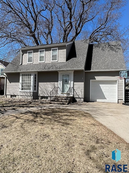 209 NE Park St, Luverne, MN 56156