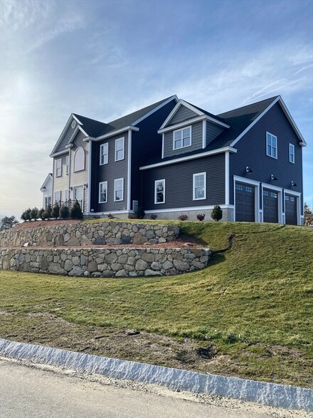 8 Saint Paul Ln, Westford, MA 01886