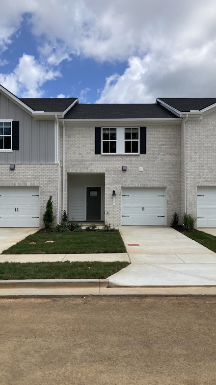 7117 Cedarcrest Ln, Fairview, TN 37062