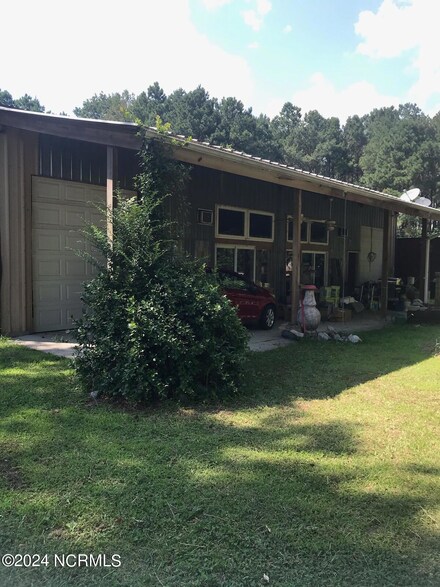 421 Haughton Rd, Edenton, NC 27932