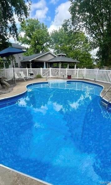 433 Snipes Dr, Saint Charles, MO 63303