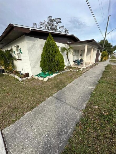 2593 38th Ave N Unit B, Saint Petersburg, FL 33713
