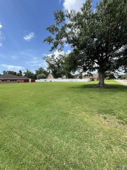 202 Roberta Grove Blvd, Houma, LA 70363