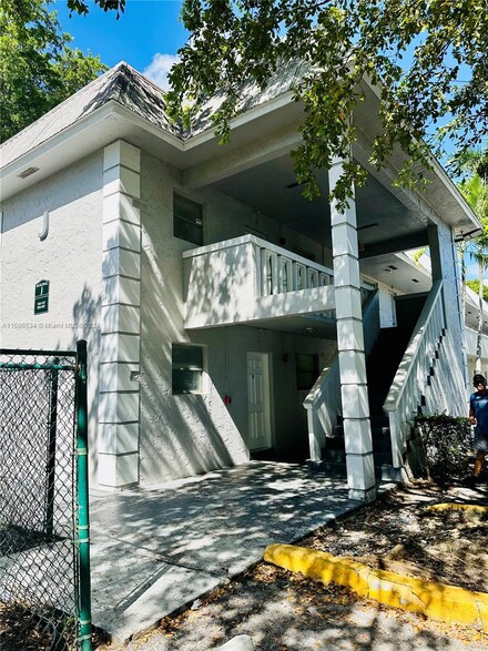 17255 SW 95th Ave Unit 122, Palmetto Bay, FL 33157
