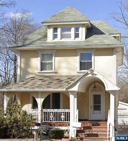 24 Cleveland St, Englewood, NJ 07631