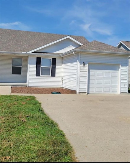 11757 Ridgeway Dr, Saint Joseph, MO 64505