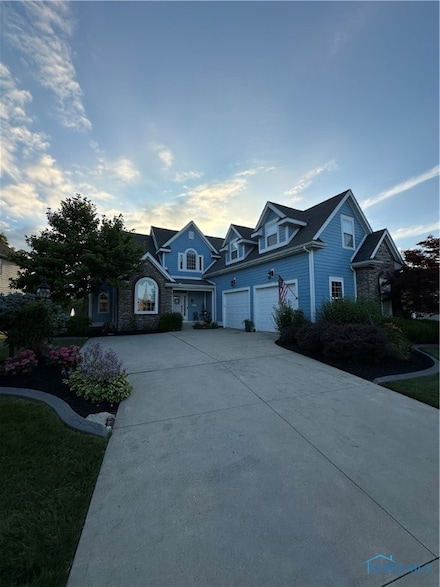 2966 Deep Water Ln, Maumee, OH 43537