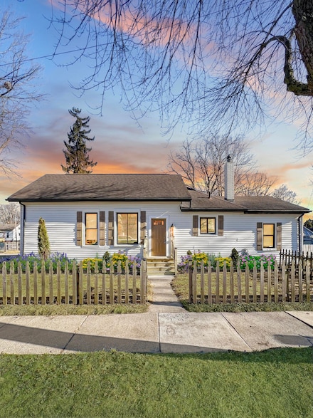 93 Grand Ave, Mount Clemens, MI 48043