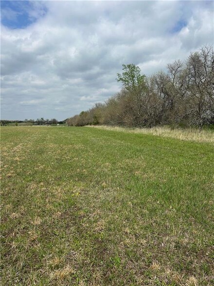 4164 K-68 Hwy, Ottawa, KS 66067