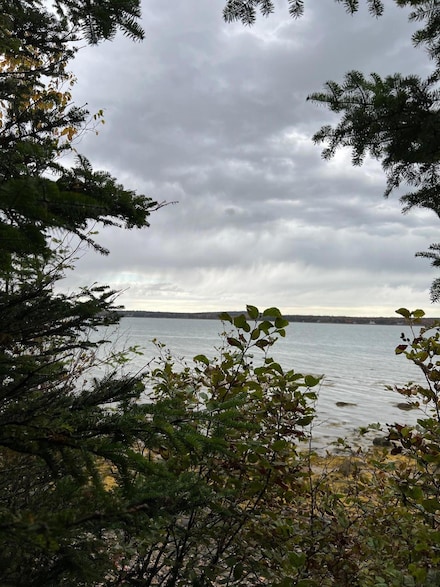 012 Paul Bunyan Rd, Gouldsboro, ME 04624