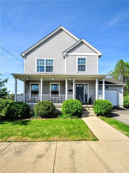 704 Parker Ave, Braddock, PA 15104