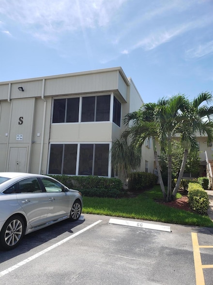 904 Flanders S, Delray Beach, FL 33484