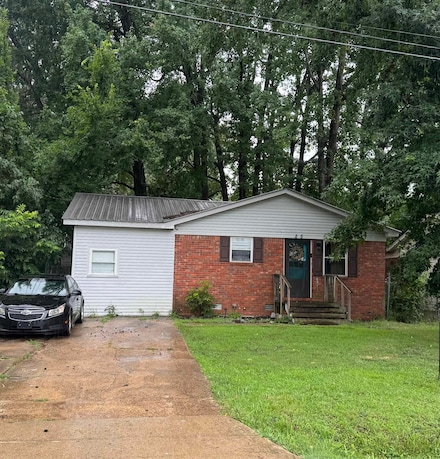 215 Pine St, Jonesboro, AR 72401