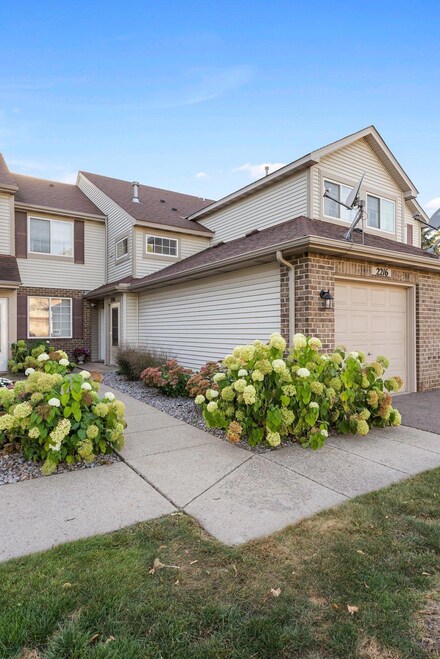 2216 Water Lilly Ln Unit 607, Saint Paul, MN 55122