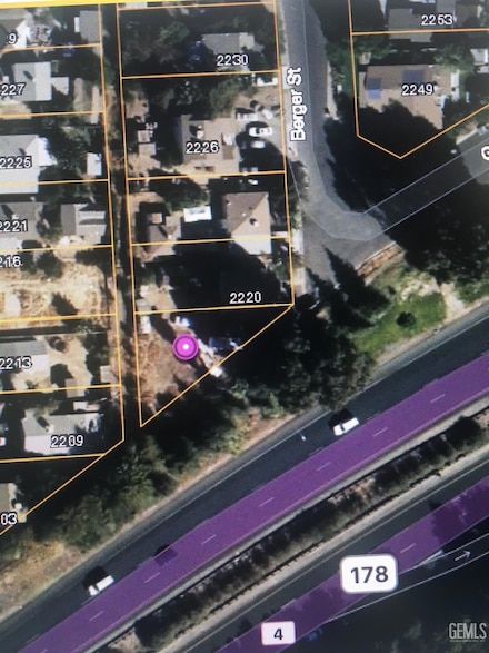 2220 Berger St, Bakersfield, CA 93305