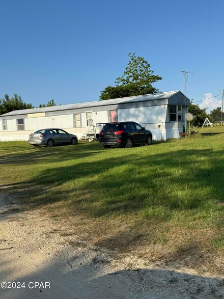 2808 Kynesville Rd, Cottondale, FL 32431