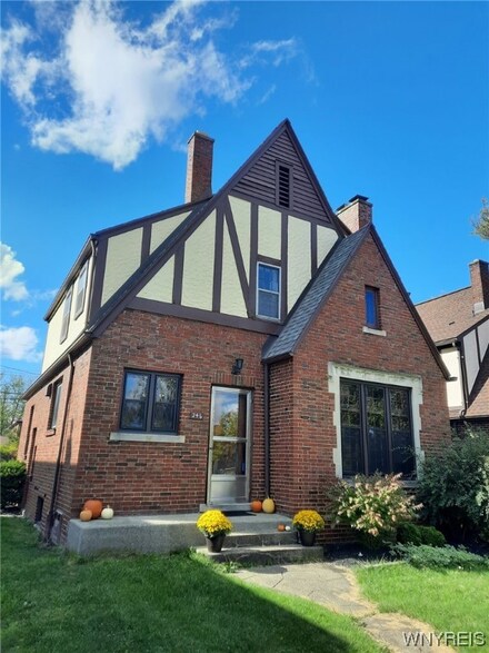 246 Capen Blvd, Buffalo, NY 14226