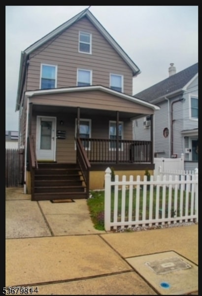 165 Emerson St, Carteret, NJ 07008