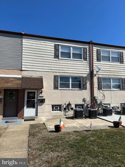 4425 Strahle St, Philadelphia, PA 19136