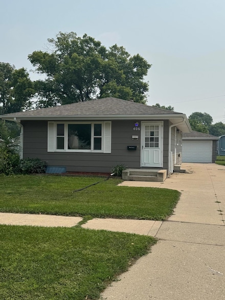 406 22nd St S, Fargo, ND 58103