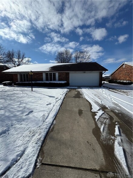 1208 N Dorset Rd, Troy, OH 45373