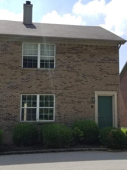 443 Dabney Dr, Lexington, KY 40509