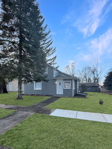 208 Adams St, Ridott, IL 61067