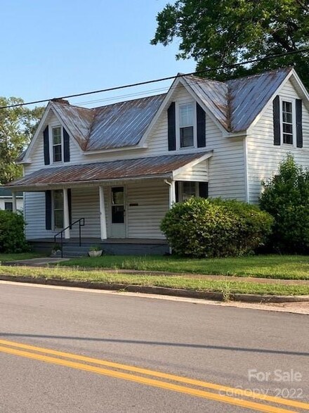 3921 Woodlawn St, Sharon, SC 29742