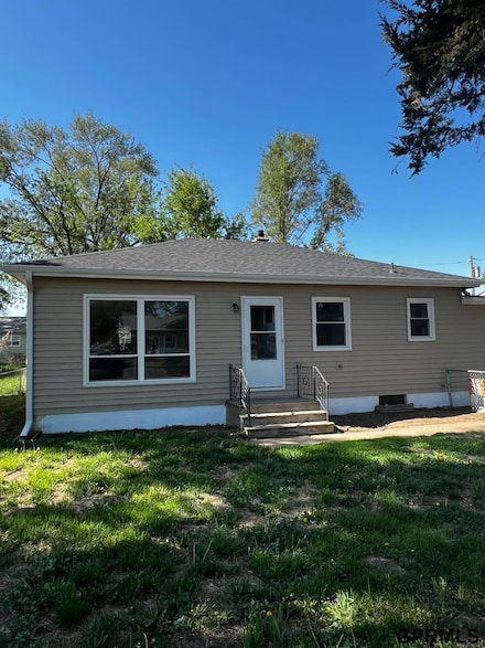 903 Hopkins Dr, Bellevue, NE 68005