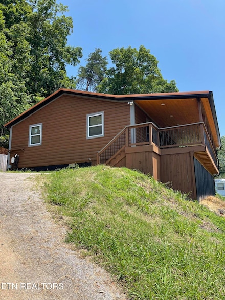 1908 Inskip Ln, Dandridge, TN 37725