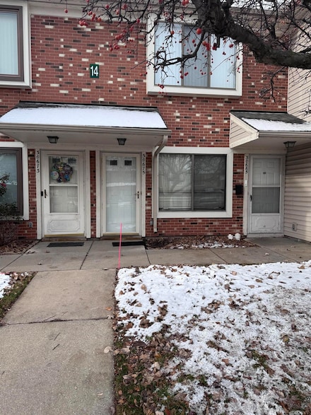 30675 Hidden Pines Ln Unit 118, Roseville, MI 48066