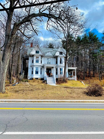 208 Main St, Alton, NH 03809