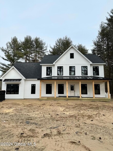 720 Swaggertown Rd, Schenectady, NY 12302