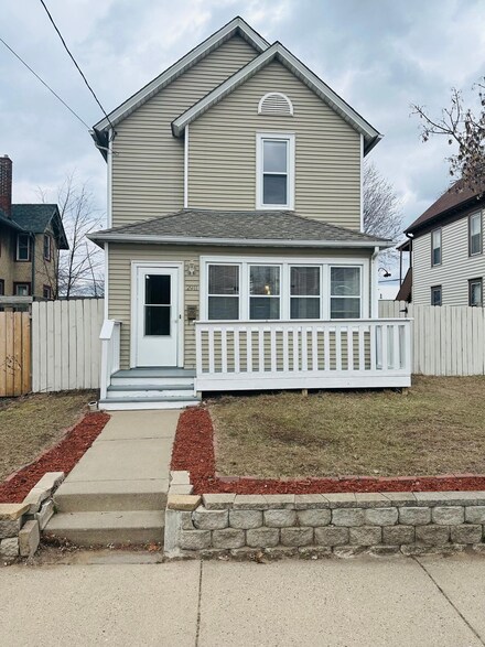 2911 California St NE, Minneapolis, MN 55418
