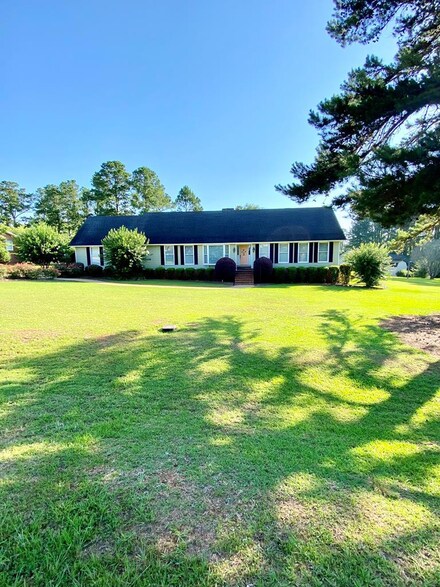 214 Tom Sawyer Dr, Blakely, GA 39823