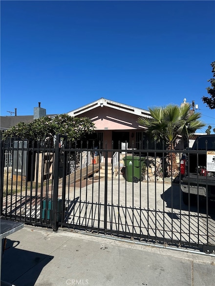 1131 W 53rd St, Los Angeles, CA 90037