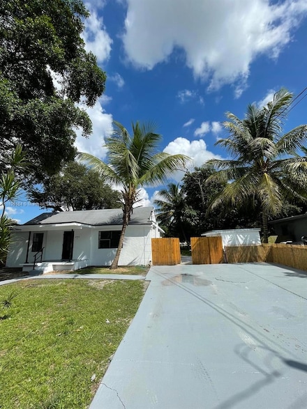 2265 NW 100th St Unit B, Miami, FL 33147