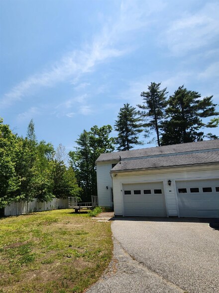 49 Bog Rd Unit B, Concord, NH 03303