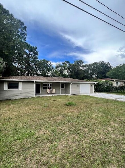 830 S Apopka Ave, Inverness, FL 34452