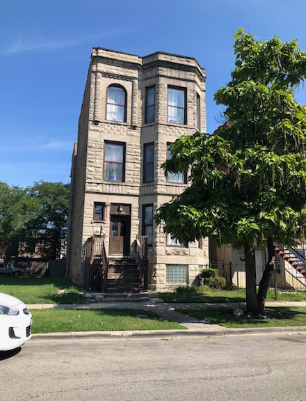 3836 W Lexington St Unit 2, Chicago, IL 60624